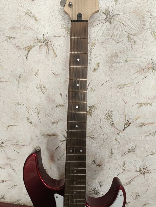 Гитара yamaha pacifica 012