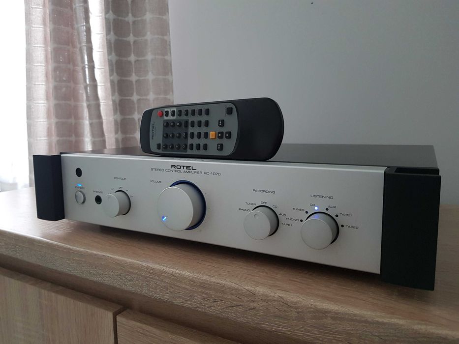ROTEL RC-1070 - przedwzmacniacz stereo Hi Fi z oryg. pilot