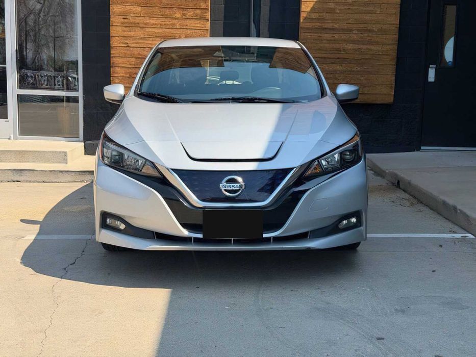 Nissan Leaf      2022