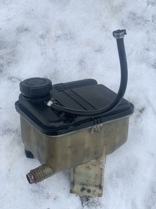 Бачок антифризу до бмв Е