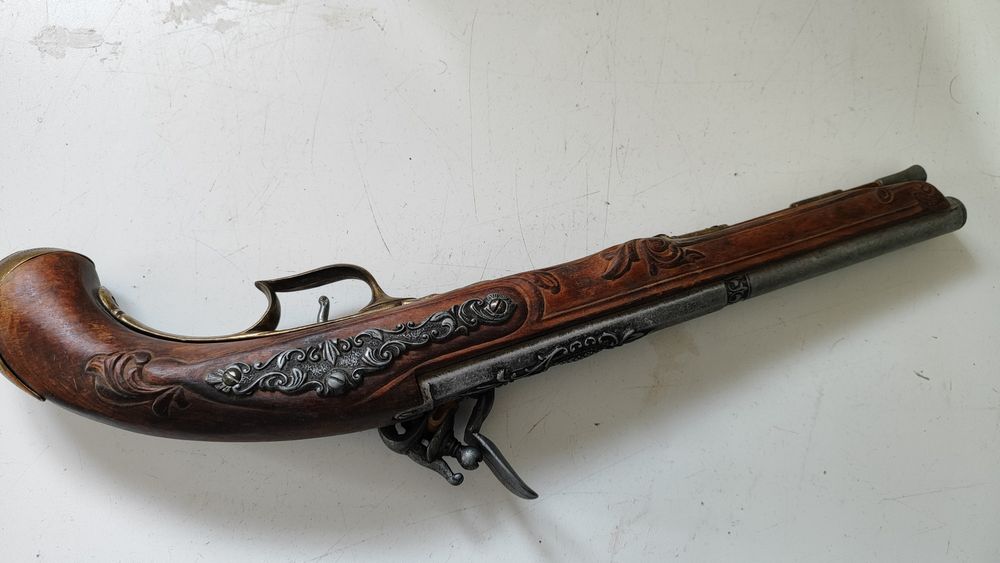 Réplica  antiga em bom estado