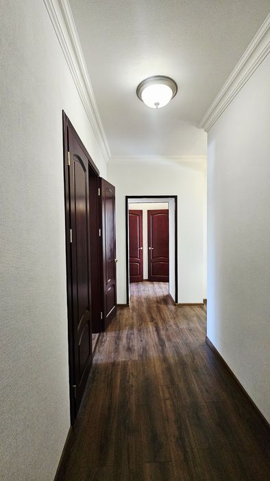 Продам 3кв. Центр, сталинка 2 этаж, гараж, набережная