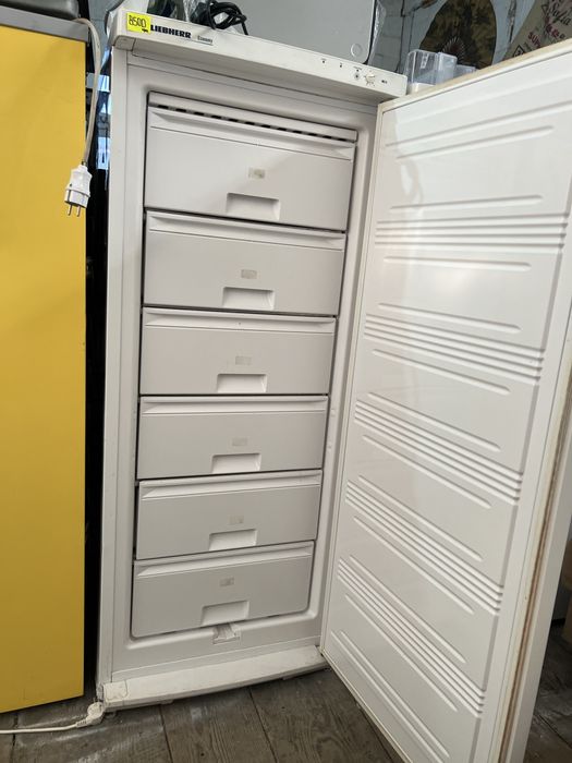 Морозильна камера LIEBHERR  MIELE BOSCH  Морозилка 200 л  від 5000 гр