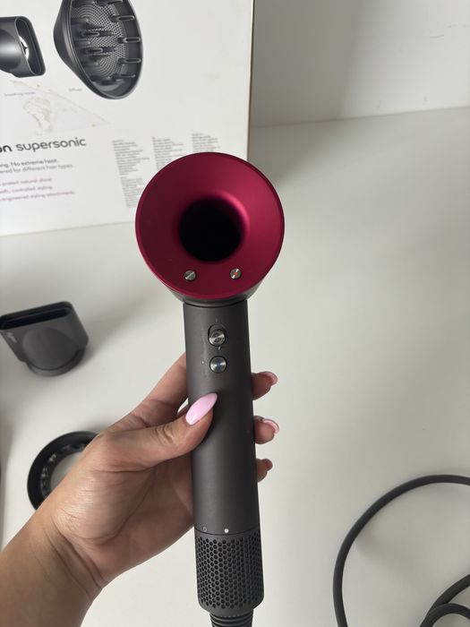 Secador de cabelo Dyson Supersonic com caixa e acessorios originais!