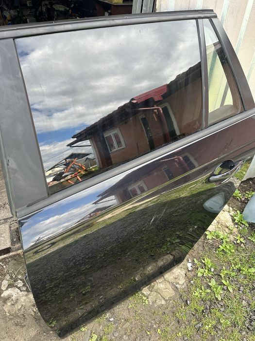 Двері задні ліві універсал Volkswagen Golf 5