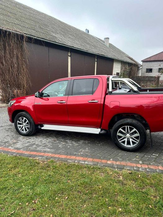 Sprzedam samochód marki TOYOTA HILUX rok produkcji 2019 wersja sr5