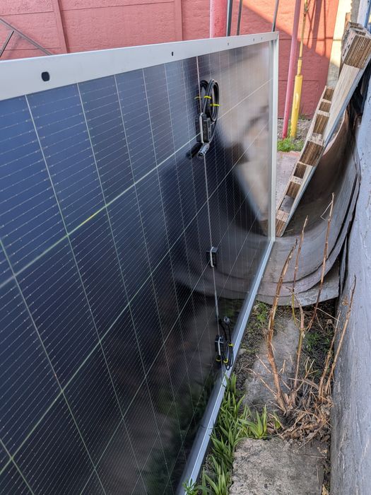 Сонячна панель dah solar 595 ТРІСНУТА