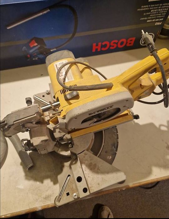 Serra de Esquadria DeWalt DW707 – Profissional