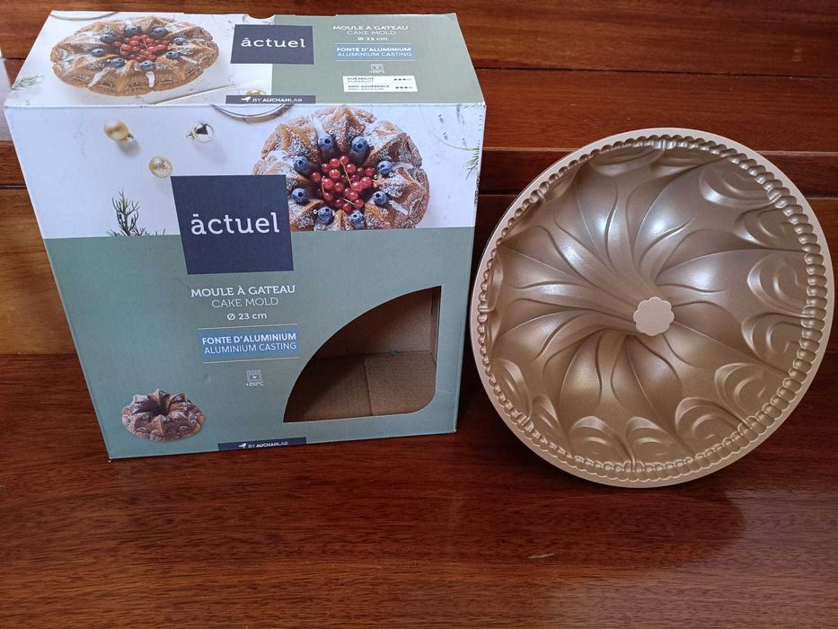 Bundt Cake Pan445122382157598720