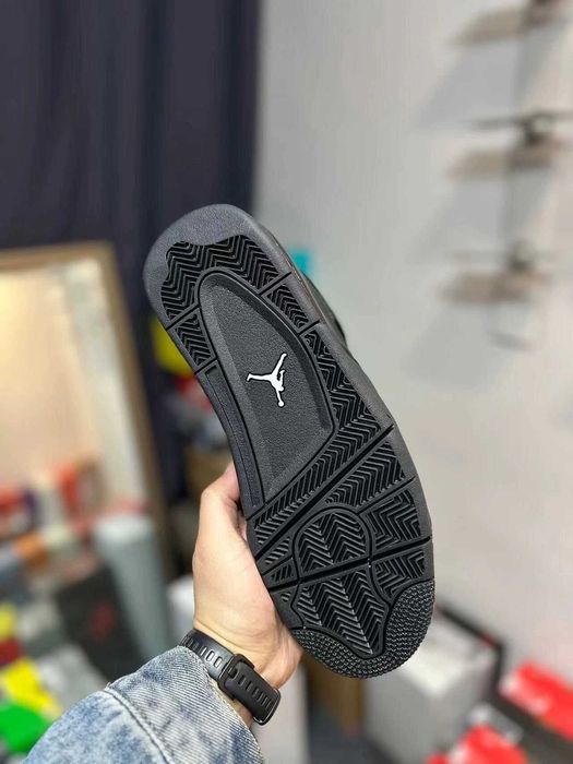 AJ4_Retro_Black_Cat 43