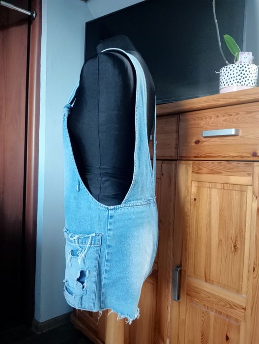 Ogrodniczki krótkie jeansowe CROPP