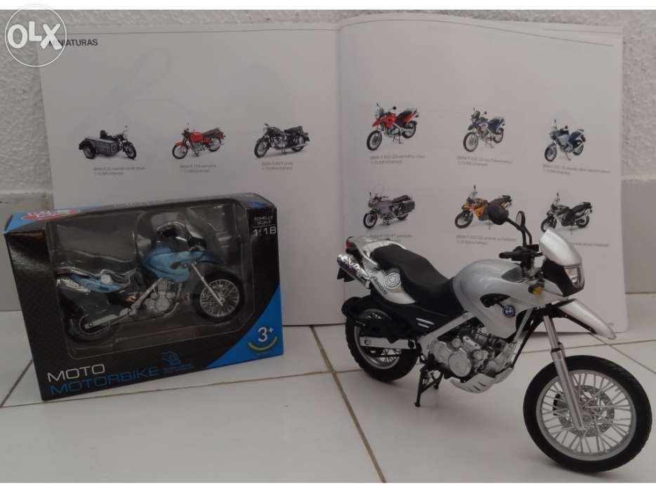 Motas em miniatura bmw f 650 gs cinzenta e azul