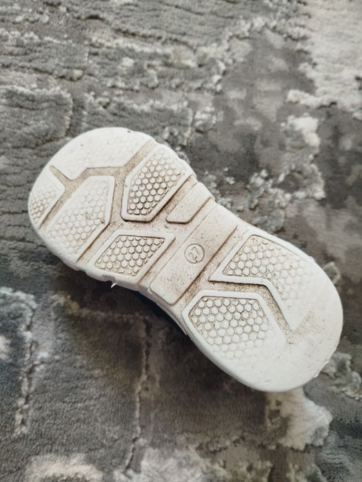 Puma дитячі  кросівки 27 розмір