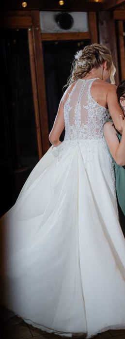 Suknia ślubna Boho, delikatna koronka, z ogonem