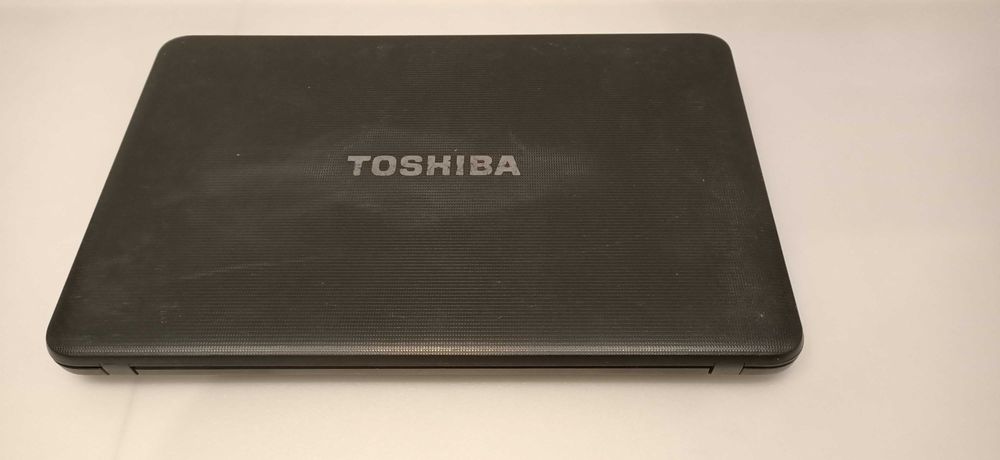 Toshiba Satelite C850 Intel Celeron B820 / 8GB RAM / 320 GB HDD