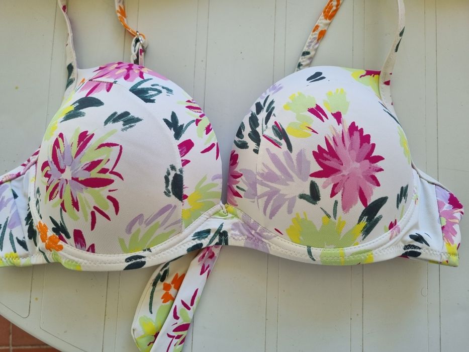 Biquinis - soutien / partes de cima dos biquíni s