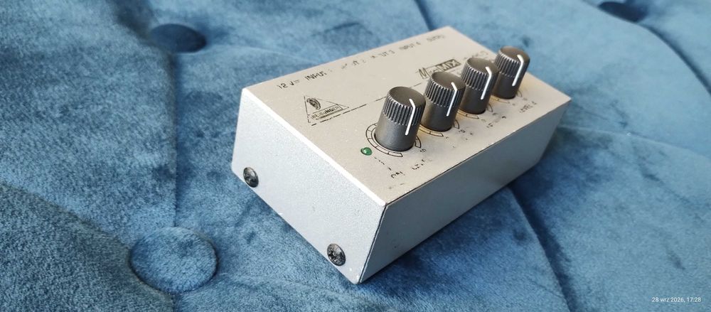 Mixer Behringer MicroMIX