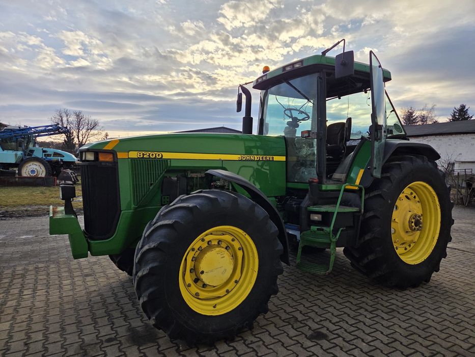 8200 джон дір john deere