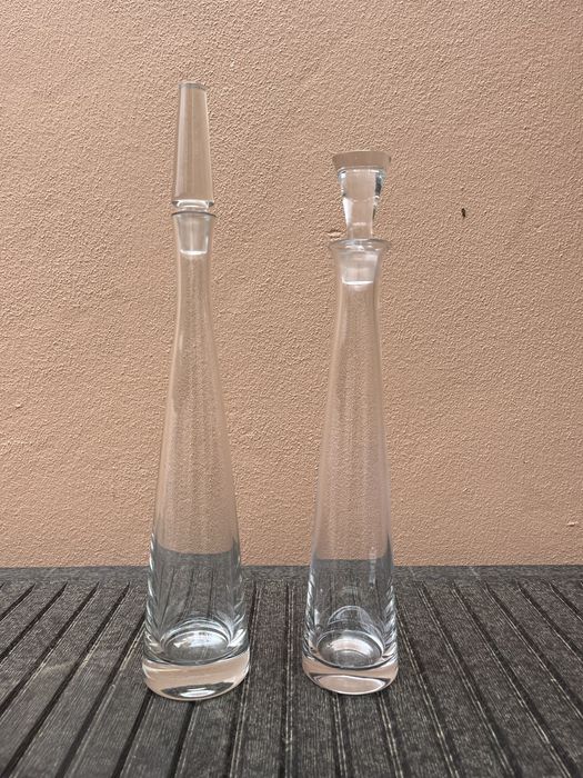 Garrafas de vidro e cristal