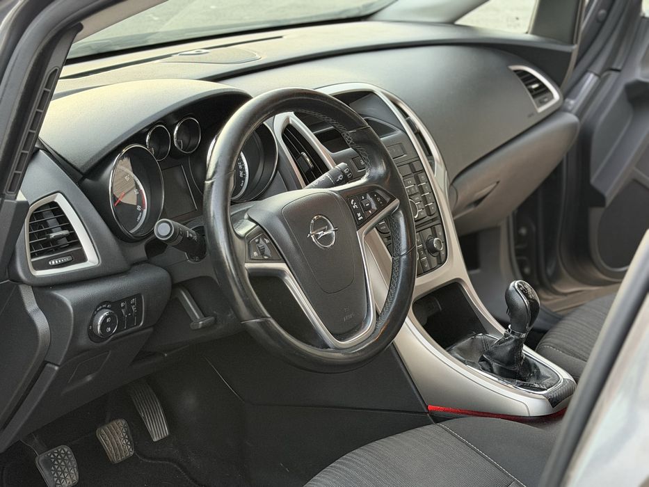 Opel Astra 1.3 CDTI | 2011 | 240 000 KM | Financiamento Disponivel