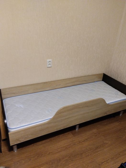 Кровать с матрасом slip s flay