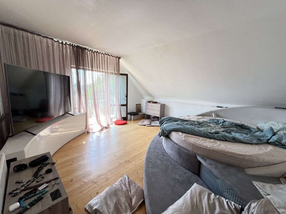 Продаж будинку ,