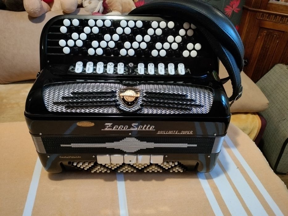 Włoski akordeon Zero Sette l40