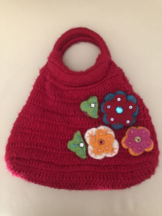 Bolsa vermelha de lã