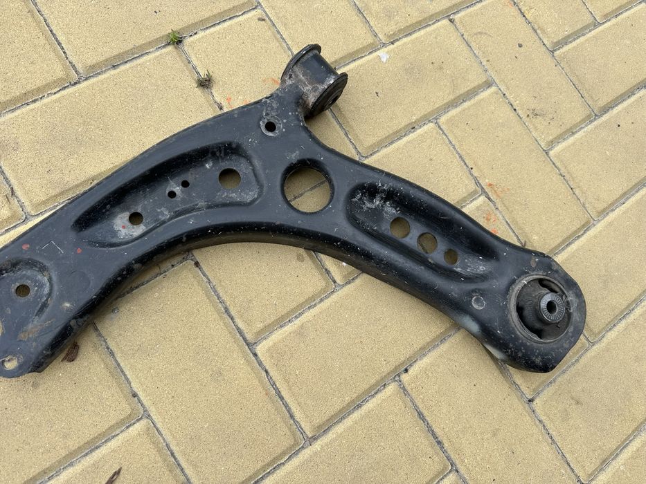 VW Golf 7 VII 12-20 A3 8V Leon III рычаг передний правый -левый