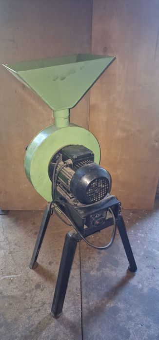 Подрібнювач зерна