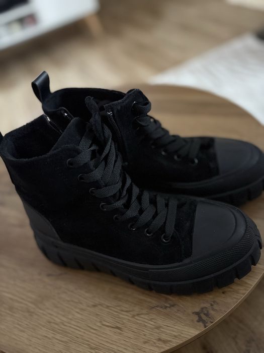 Czarne botki na zamek