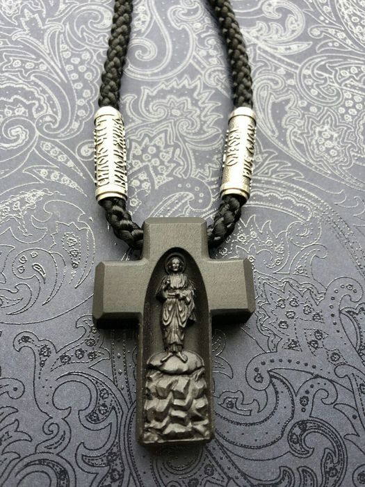 Крест нательный из мореного дуба