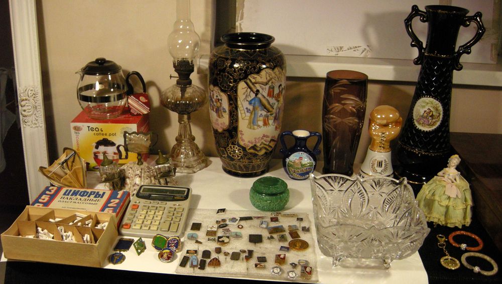 посуда статуэтки бижутерия калькулятор знаки набор письменный 1914года