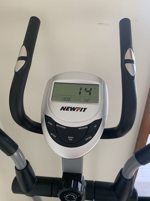 Elíptica / Crosstrainer NewFit – em bom estado