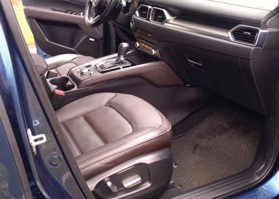Mazda CX-5 Signature 2023 року