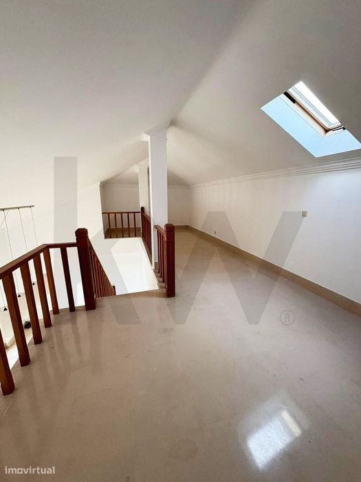 ARRENDA T3+1 Condomínio Privado | piscina, garagem e jardim centro Alc