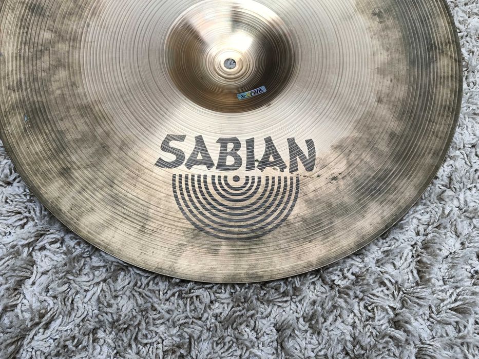Talerz perkusyjny SABIAN AA MEDIUM CRASH 18"