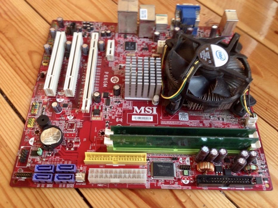 Материнская плата с процессором Dual-Core E1400 и памятью
