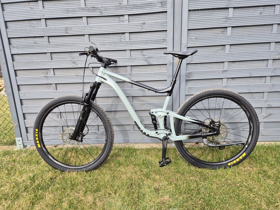 Giant Trance 2  koła 29 . Rama XL.