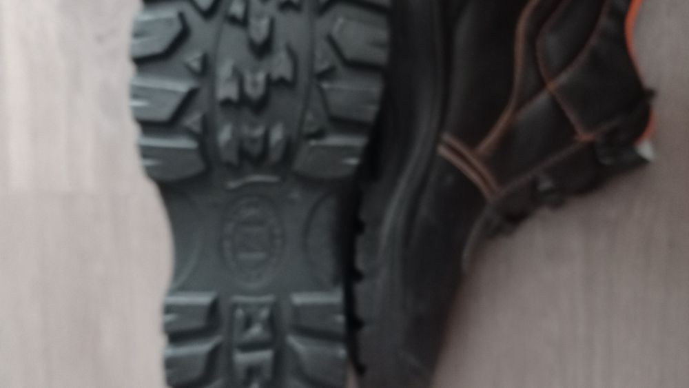 Ботинки рабочие  с усиленным носком