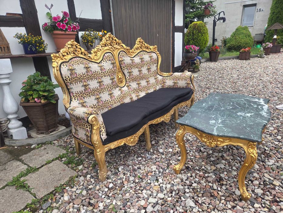 Stolik + sofa w zestawie