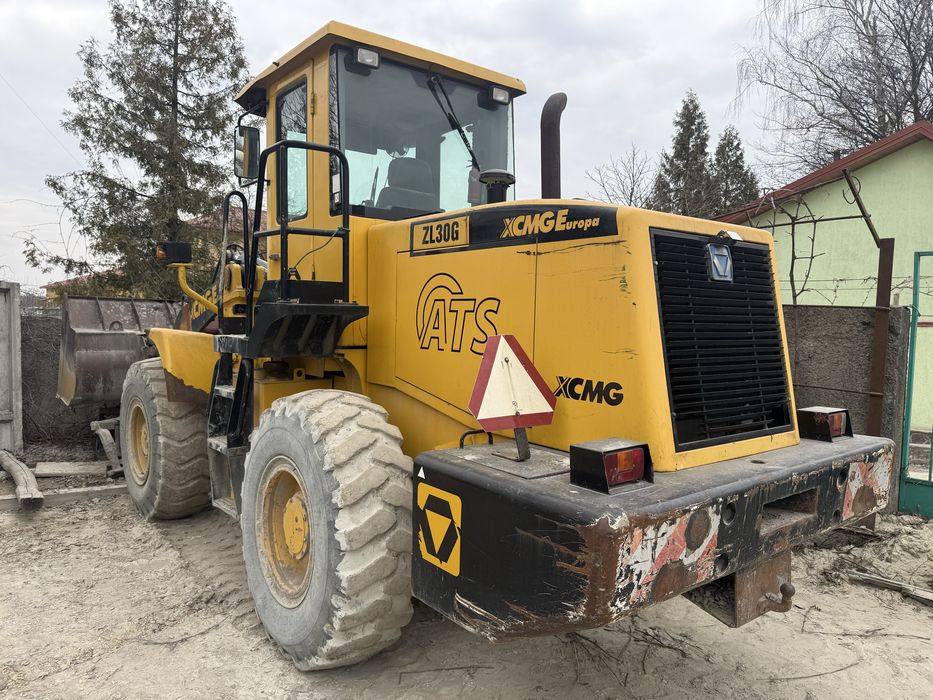 Фронтальний навантажувач XCMG ZL30