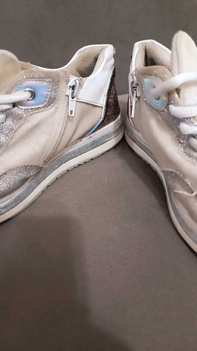 Кроссовки для девочки