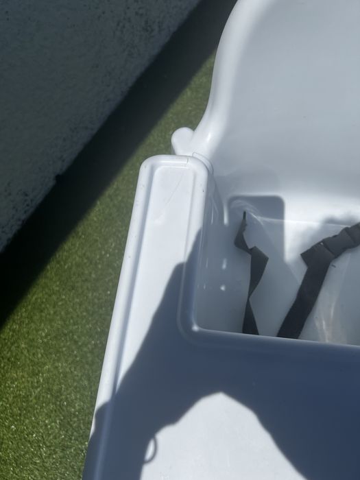 Banheira para bebé, berco com colchao, e cadeirinha alimentacao