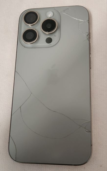 Iphone 15 Pro 1 tb стан хороший акб 99