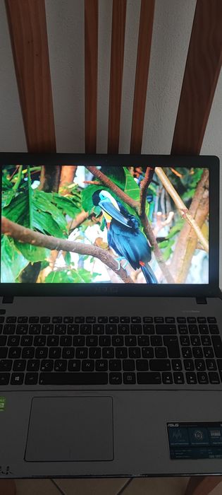 Portátil ASUS usado