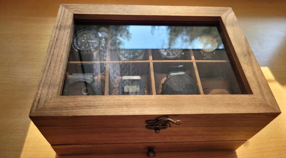 Szkatułka /Kasetka/ drewniana na Zegarki /Kosmetyki /Biżuterię