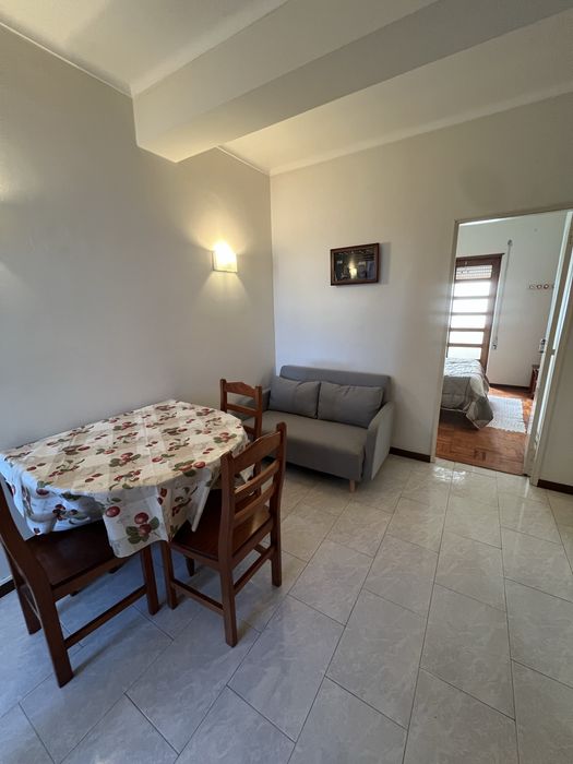 Alugo apartamento T2 ate maio 2027