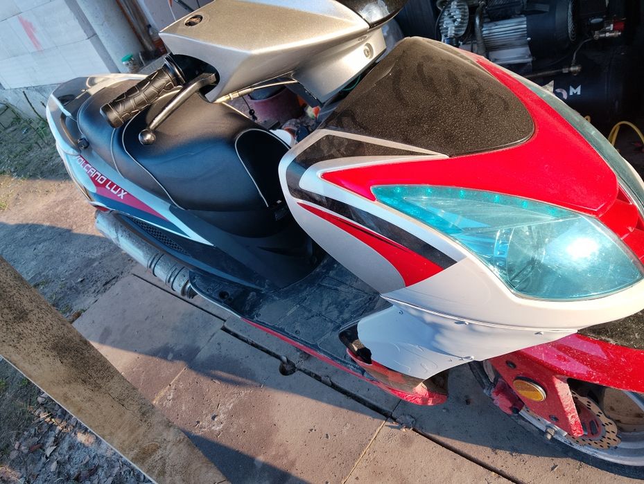 Скутер G-max 150 кубов