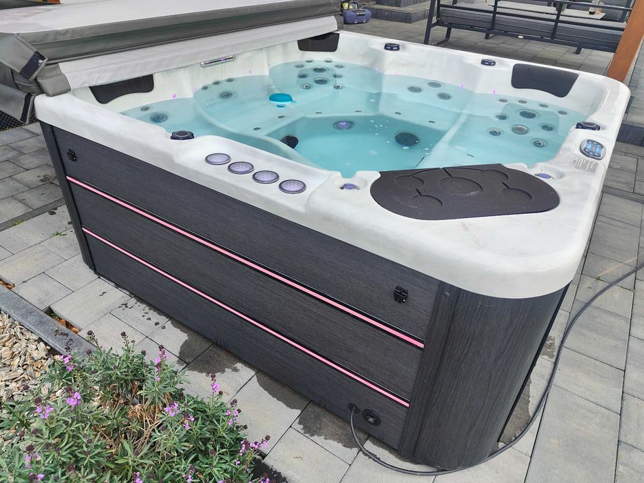 Jacuzzi Premium 5-osobowe – 2 leżanki, LED, Balboa, Dostawa GRATIS